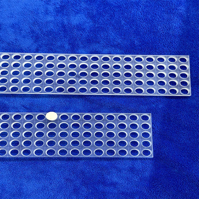 Pabrik Custom tahan korosi transparan perforated Quartz Sheet
