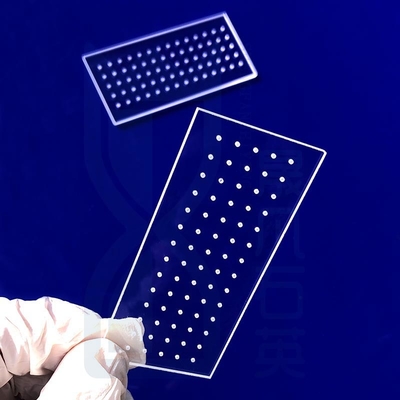 Tinggi kemurnian suhu tinggi jendela UV perforated peleburan quartz pelat kaca