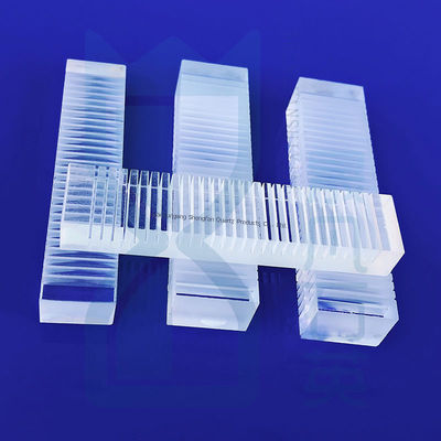 Pabrik yang dibuat tahan suhu tinggi tahan korosi transparan kristal kuarsa transparan Bagian berbentuk khusus untuk dukungan sampel