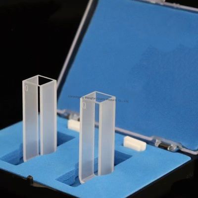 Kuvet kuarsa tahan korosi dan sangat transparan digunakan dalam spektrometer dan spektrofotometer