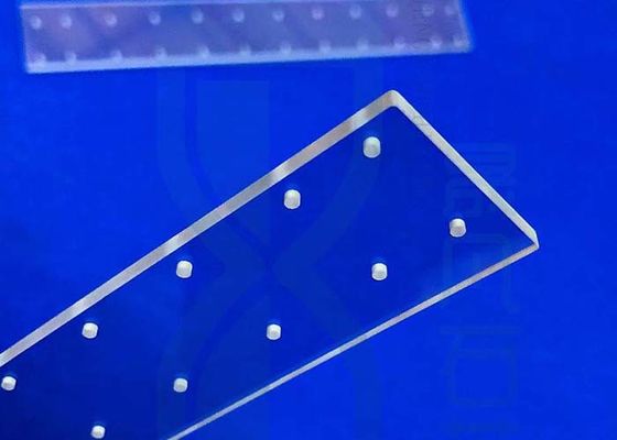 Pengeboran Laser Presisi Tinggi Pelat Silika Menyatu Transparan Dengan Lubang