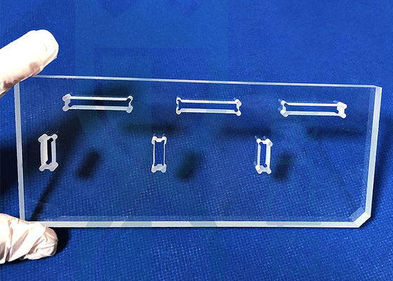 ISO9001 99,99 Purity Uv Clear Fused Silica Plate Dengan Lubang