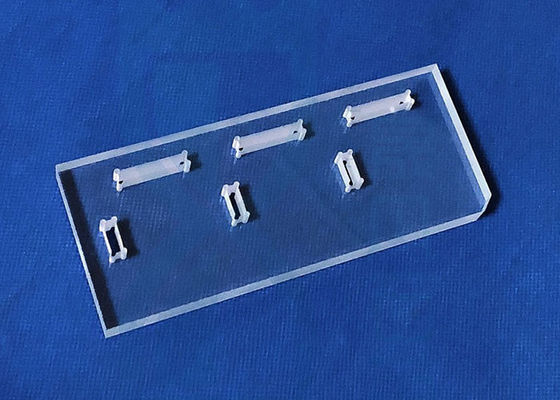 ISO9001 99,99 Purity Uv Clear Fused Silica Plate Dengan Lubang